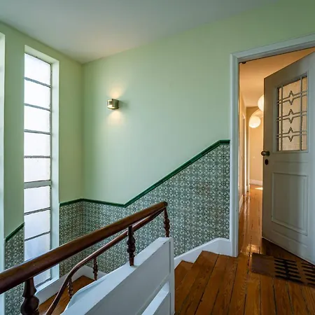 Large And Charming Downtown Apartmán *