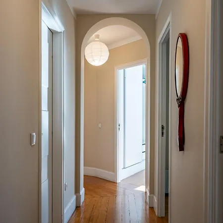 Large And Charming Downtown Apartment