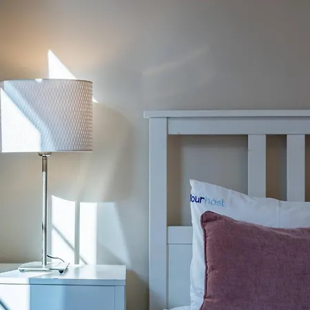 Large And Charming Downtown Apartamento