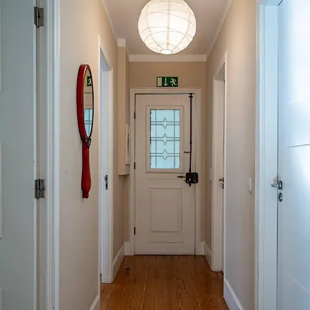 Large And Charming Downtown *