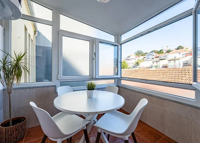 Large And Charming Downtown Apartmán *