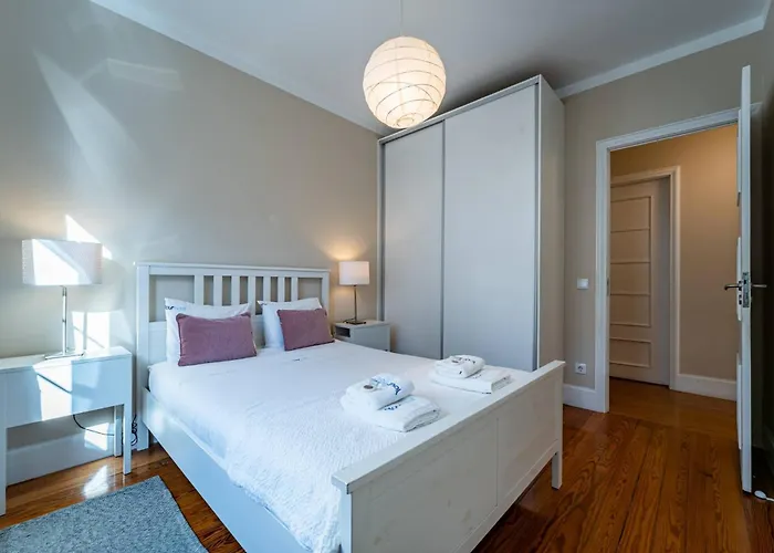 Large And Charming Downtown Apartmán