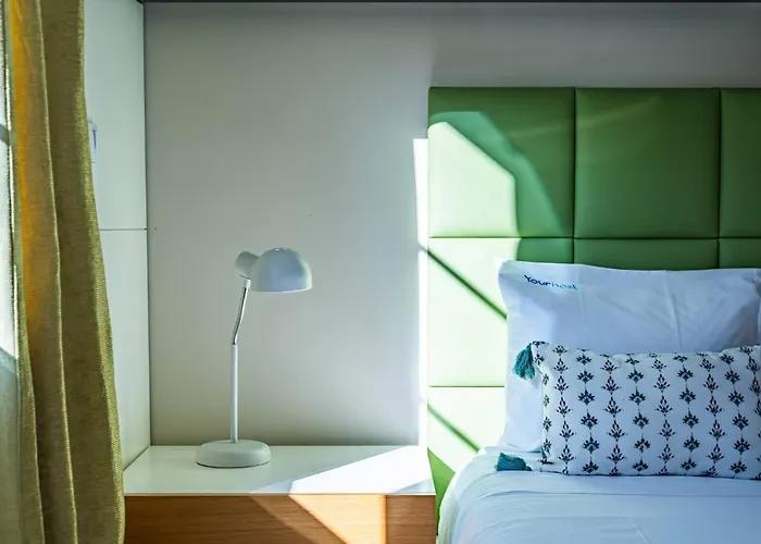 Large And Charming Downtown Apartmán