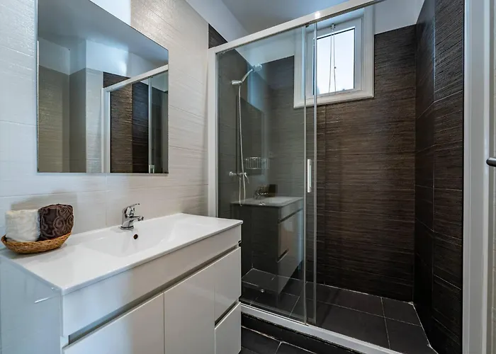 Large And Charming Downtown Apartmán