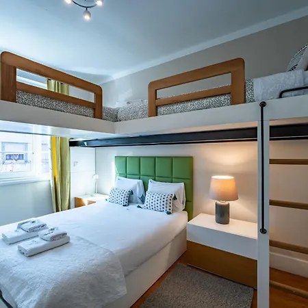 Large And Charming Downtown Apartman