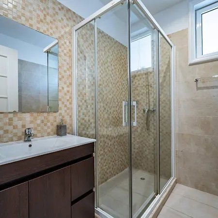 Large And Charming Downtown Apartamento *
