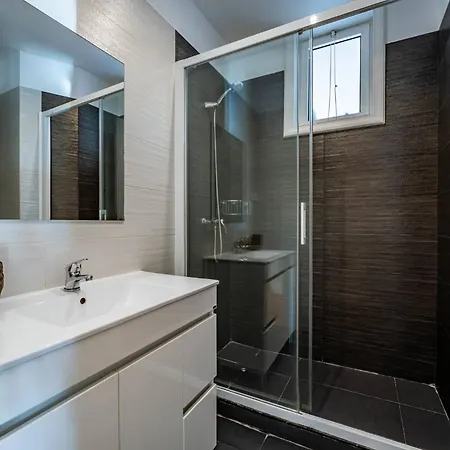 Large And Charming Downtown Apartamento